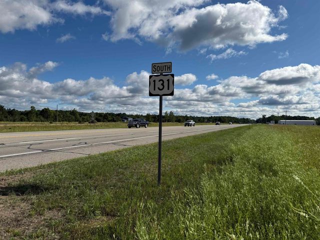 2878 S Us-131, Kalkaska, MI 49680
