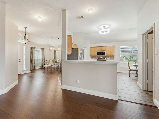 464 Maplegrove Road, Cedar Hill, TX 75104