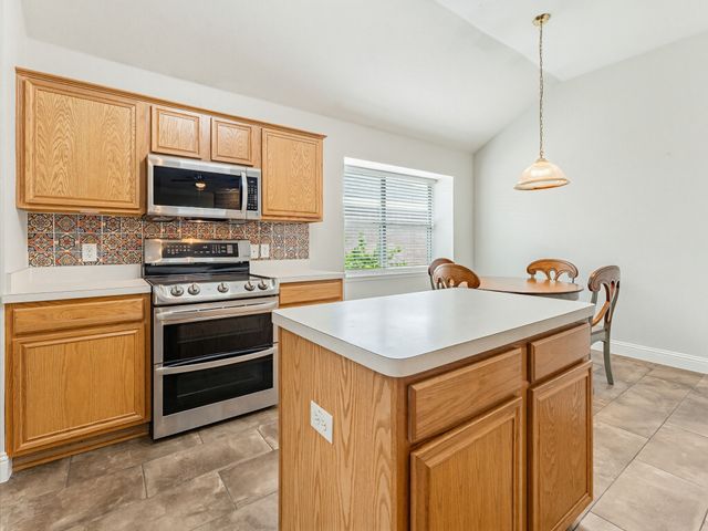 464 Maplegrove Road, Cedar Hill, TX 75104