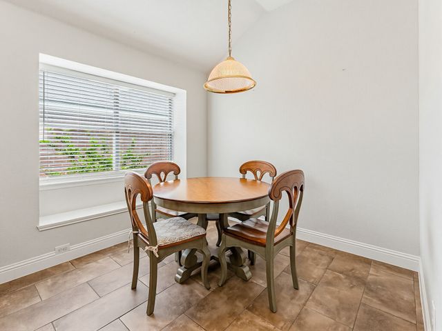 464 Maplegrove Road, Cedar Hill, TX 75104