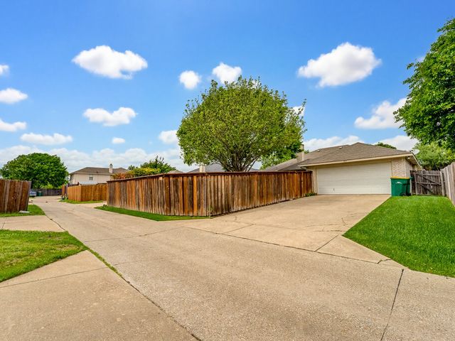 464 Maplegrove Road, Cedar Hill, TX 75104