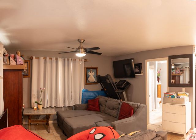 325 E Cortland Avenue N, Fresno, CA 93704