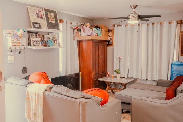 325 E Cortland Avenue N, Fresno, CA 93704