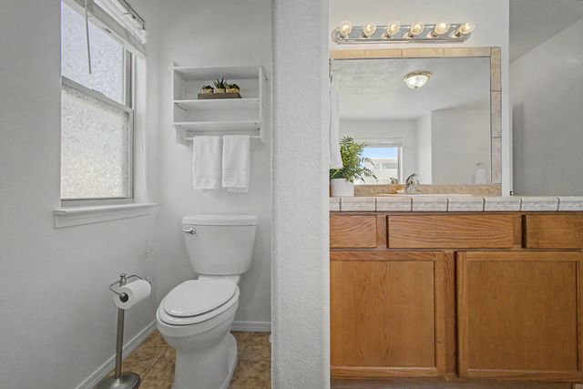 936 Loma Pinon Loop NE, Rio Rancho, NM 87144