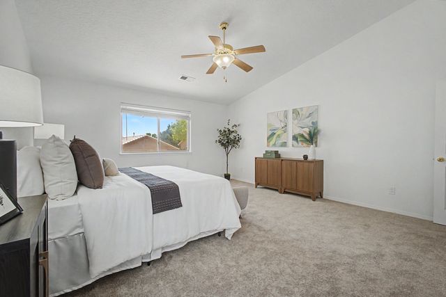 936 Loma Pinon Loop NE, Rio Rancho, NM 87144