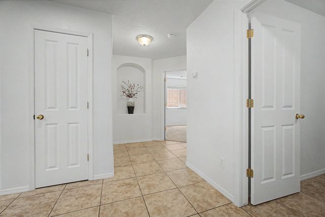 936 Loma Pinon Loop NE, Rio Rancho, NM 87144
