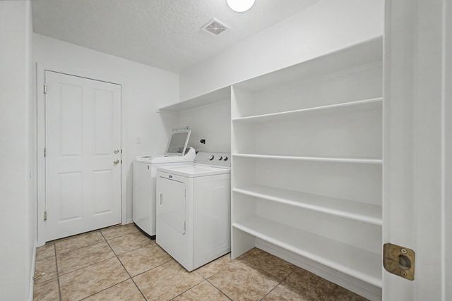 936 Loma Pinon Loop NE, Rio Rancho, NM 87144