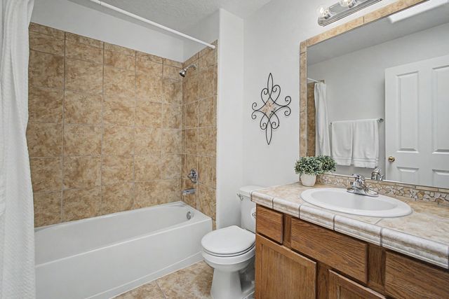 936 Loma Pinon Loop NE, Rio Rancho, NM 87144