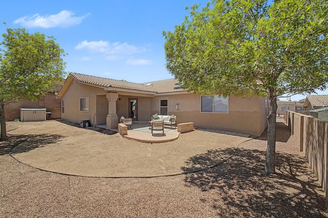 936 Loma Pinon Loop NE, Rio Rancho, NM 87144