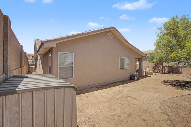 936 Loma Pinon Loop NE, Rio Rancho, NM 87144