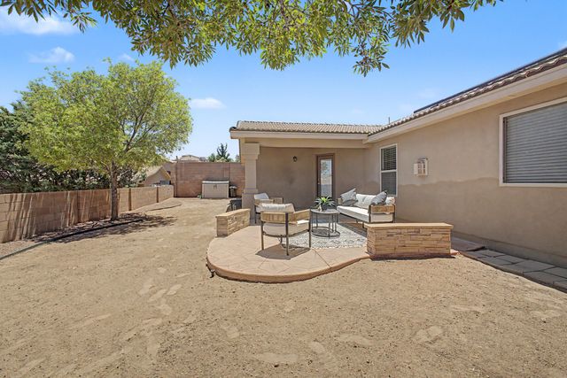 936 Loma Pinon Loop NE, Rio Rancho, NM 87144
