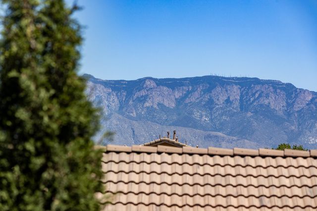 936 Loma Pinon Loop NE, Rio Rancho, NM 87144
