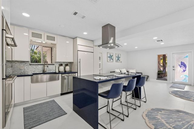 317 S Riverside Dr, Pompano Beach, FL 33062