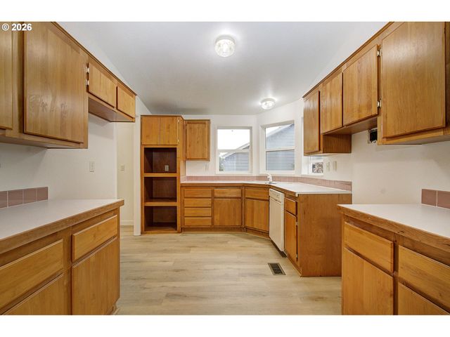 10400 Ne 72ND Ave 1, Vancouver, WA 98686