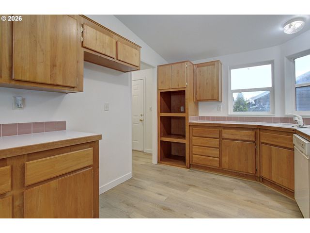10400 Ne 72ND Ave 1, Vancouver, WA 98686