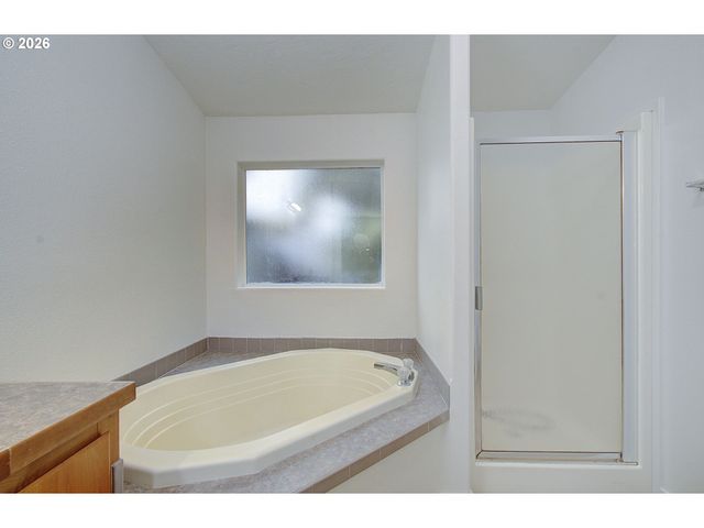 10400 Ne 72ND Ave 1, Vancouver, WA 98686