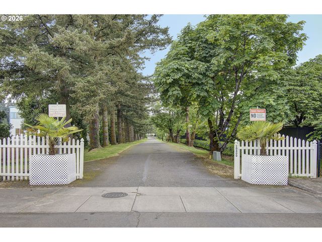 10400 Ne 72ND Ave 1, Vancouver, WA 98686
