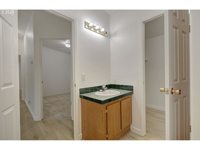 10400 Ne 72ND Ave 1, Vancouver, WA 98686