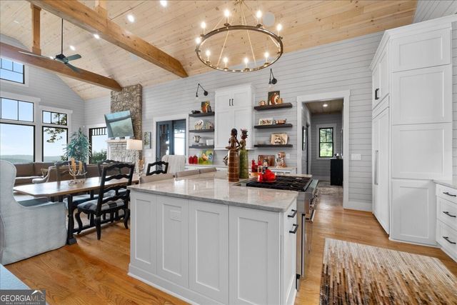 207 Utana Bluffs Trail, Ellijay, GA 30540