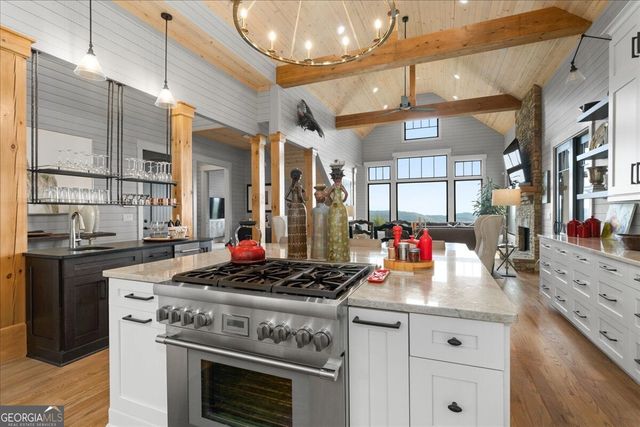 207 Utana Bluffs Trail, Ellijay, GA 30540