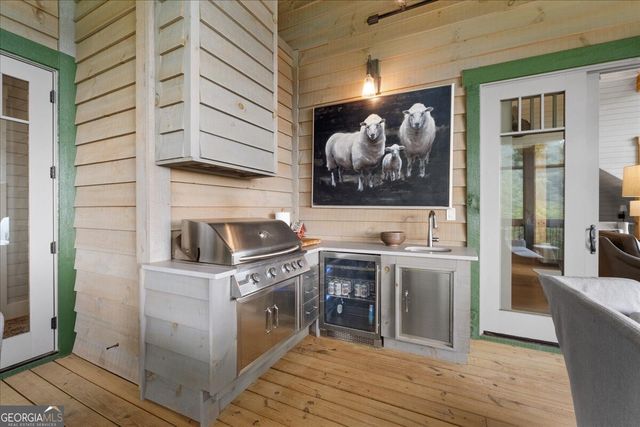 207 Utana Bluffs Trail, Ellijay, GA 30540