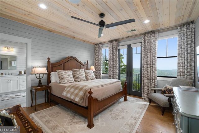 207 Utana Bluffs Trail, Ellijay, GA 30540