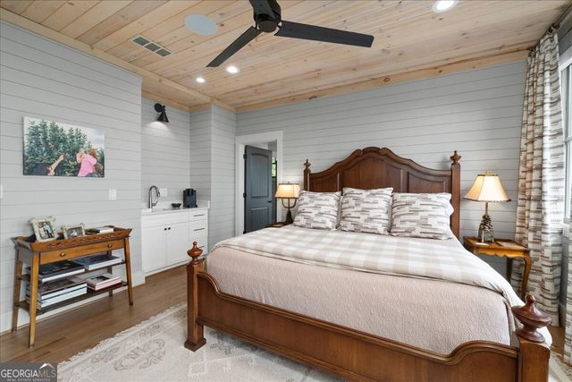 207 Utana Bluffs Trail, Ellijay, GA 30540