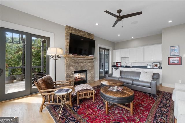 207 Utana Bluffs Trail, Ellijay, GA 30540