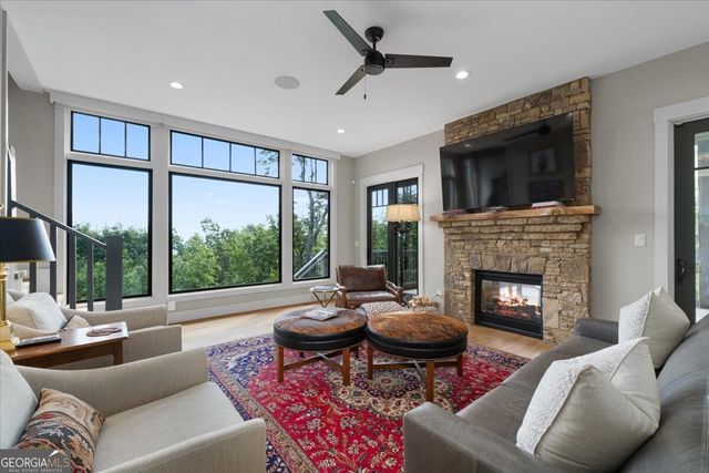 207 Utana Bluffs Trail, Ellijay, GA 30540