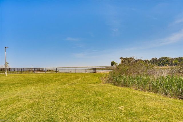 2020 Sunset Maple LN, Chesapeake, VA 23323