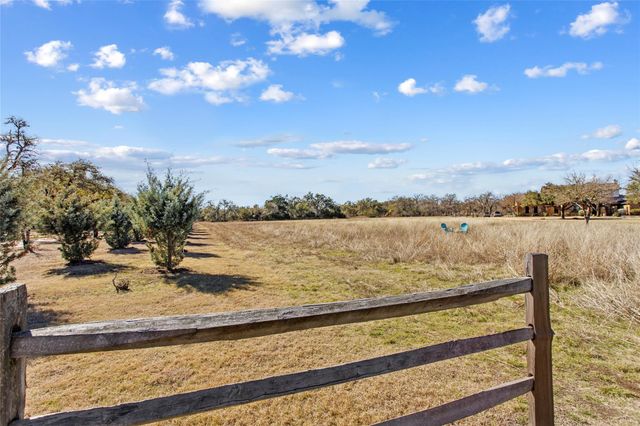 623 Dario DR, Dripping Springs, TX 78620