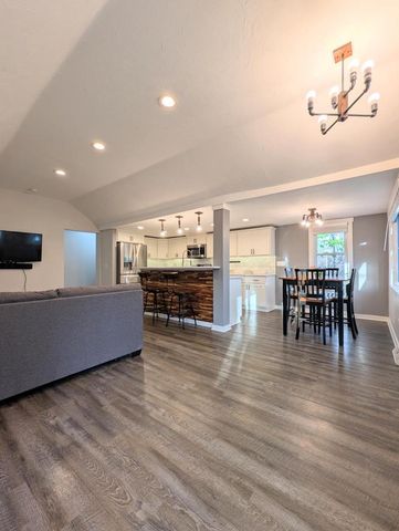 W344S10664 Island View LANE, Mukwonago, WI 53149