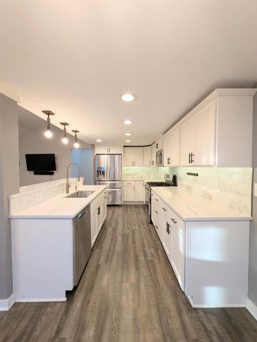W344S10664 Island View LANE, Mukwonago, WI 53149