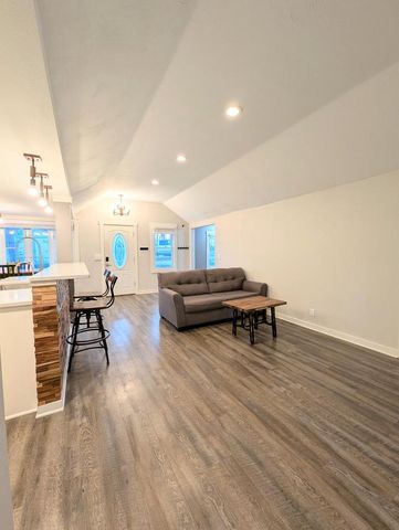 W344S10664 Island View LANE, Mukwonago, WI 53149