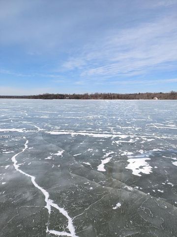 W344S10664 Island View LANE, Mukwonago, WI 53149