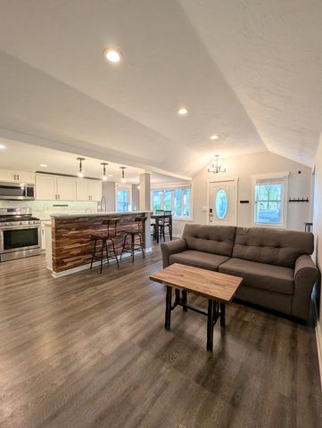 W344S10664 Island View LANE, Mukwonago, WI 53149