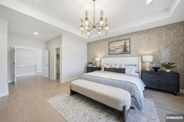 6 Melbourne Drive, Oakland, NJ 07436