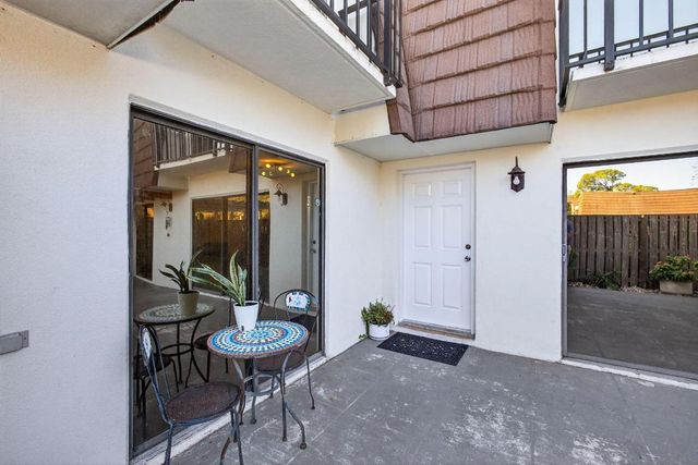 701 7th Lane, Palm Beach Gardens, FL 33418