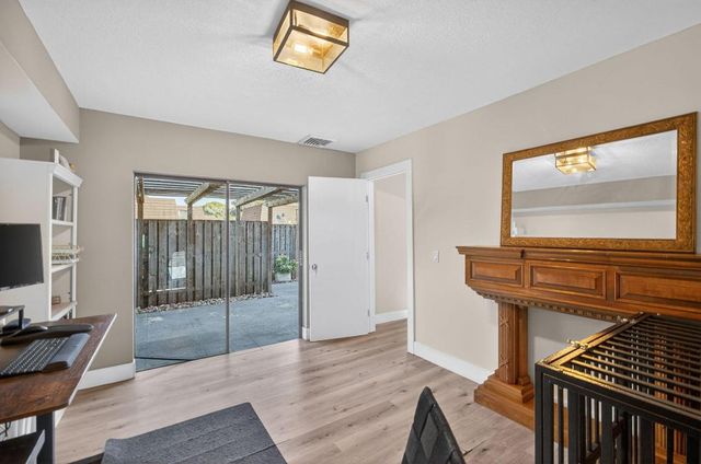 701 7th Lane, Palm Beach Gardens, FL 33418