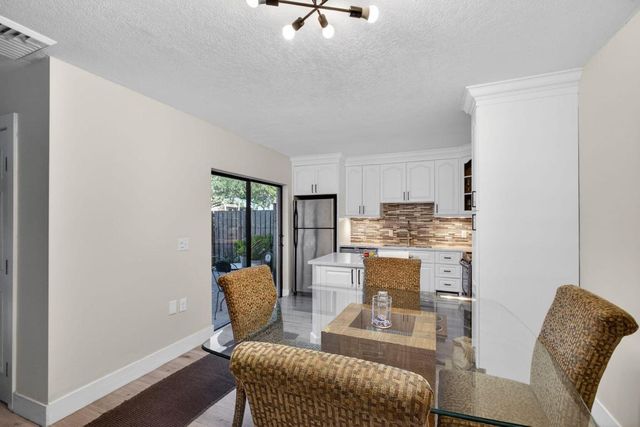 701 7th Lane, Palm Beach Gardens, FL 33418