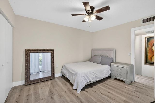 701 7th Lane, Palm Beach Gardens, FL 33418