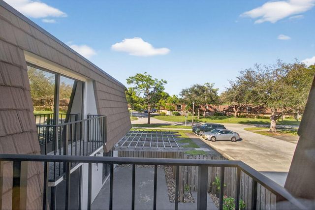 701 7th Lane, Palm Beach Gardens, FL 33418