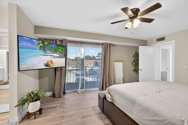 701 7th Lane, Palm Beach Gardens, FL 33418