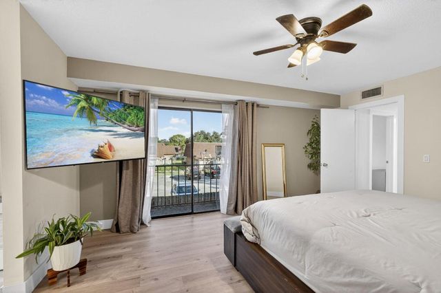 701 7th Lane, Palm Beach Gardens, FL 33418