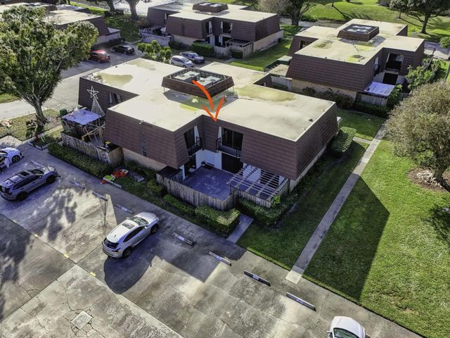 701 7th Lane, Palm Beach Gardens, FL 33418