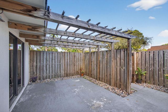 701 7th Lane, Palm Beach Gardens, FL 33418