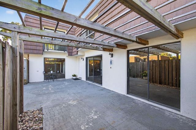 701 7th Lane, Palm Beach Gardens, FL 33418