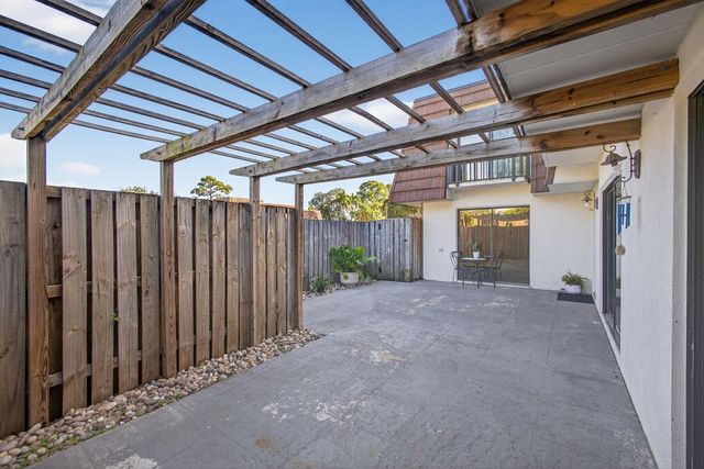 701 7th Lane, Palm Beach Gardens, FL 33418