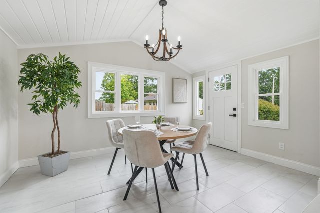 19 Linwood Dr, Wilbraham, MA 01095
