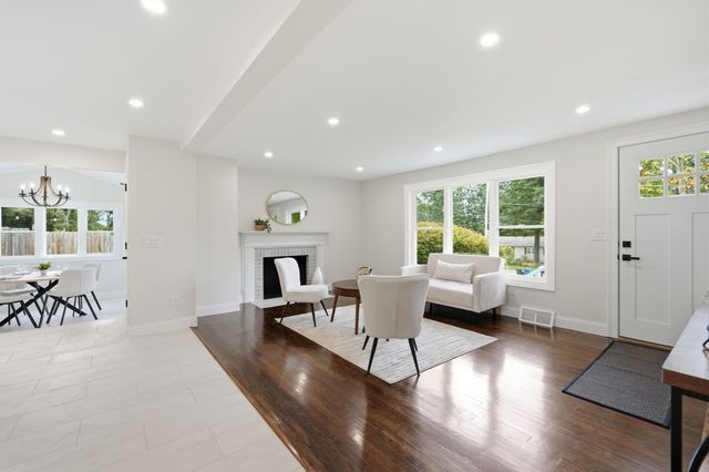 19 Linwood Dr, Wilbraham, MA 01095
